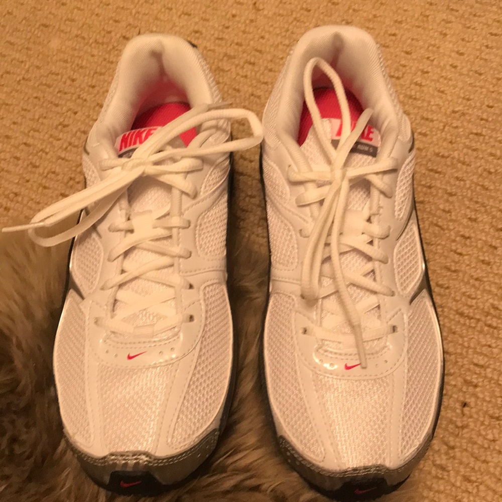 Nike Reax Run 5 women’s size 7 sneaker